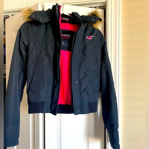 Hollister junior deals